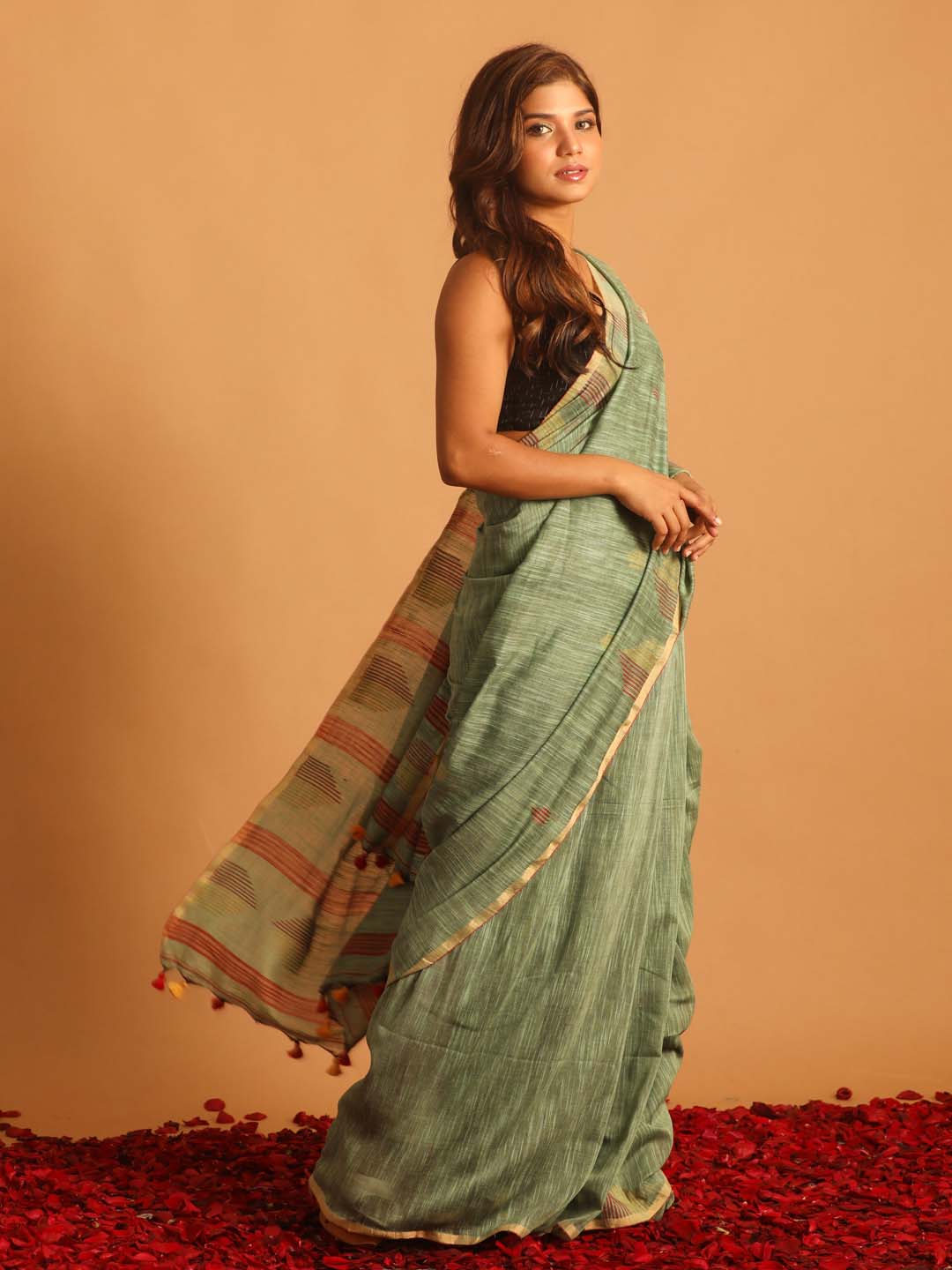 Indethnic Green Pure Cotton Woven Design Design Sarees - View 2