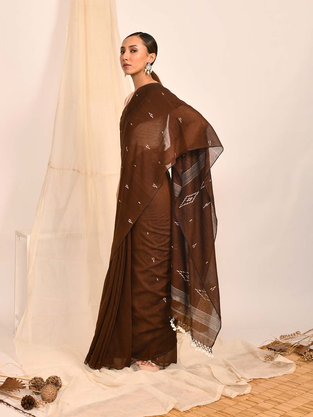 EARTHEN ELEGANCE (BENGAL HANDLOOM 100% PURE COTTON SAREE)