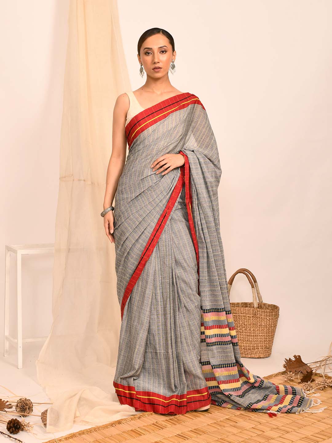 MOONLIT GRACE (BENGAL HANDLOOM 100% PURE COTTON SAREE)