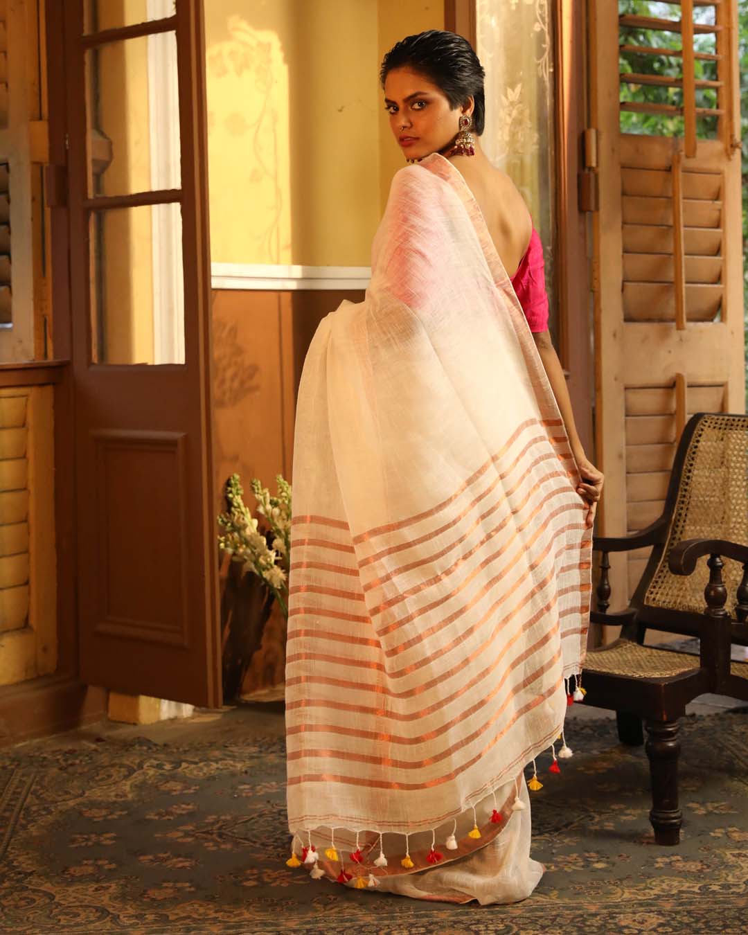 PURE HARMONY (BENGAL HANDLOOM PURE LINEN SAREE)