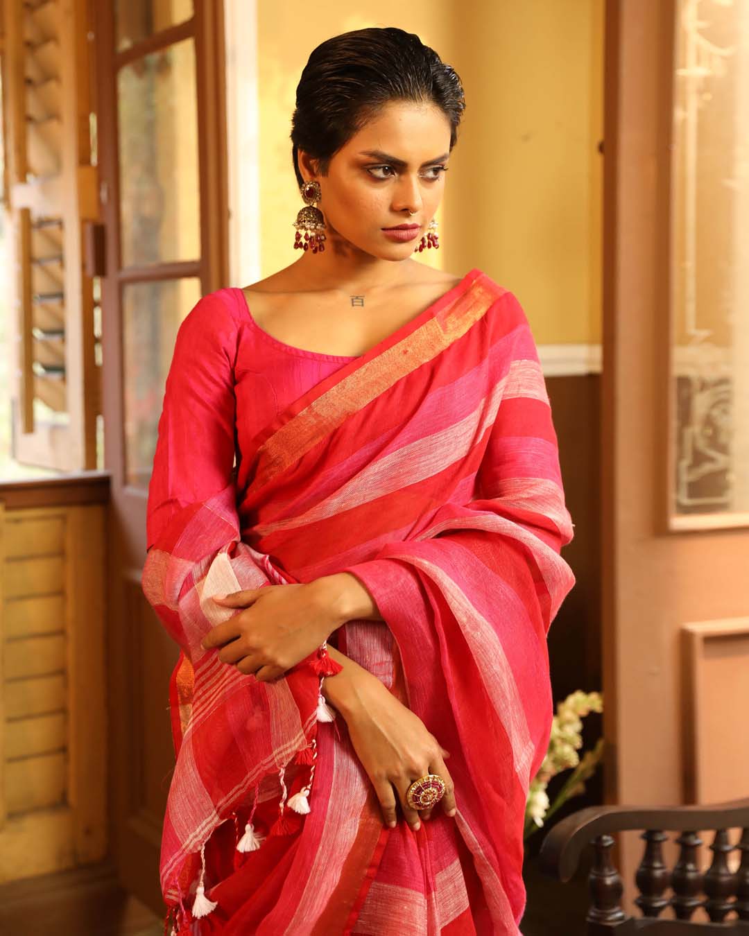 CRIMSON FLAIR (BENGAL HANDLOOM PURE LINEN SAREE)