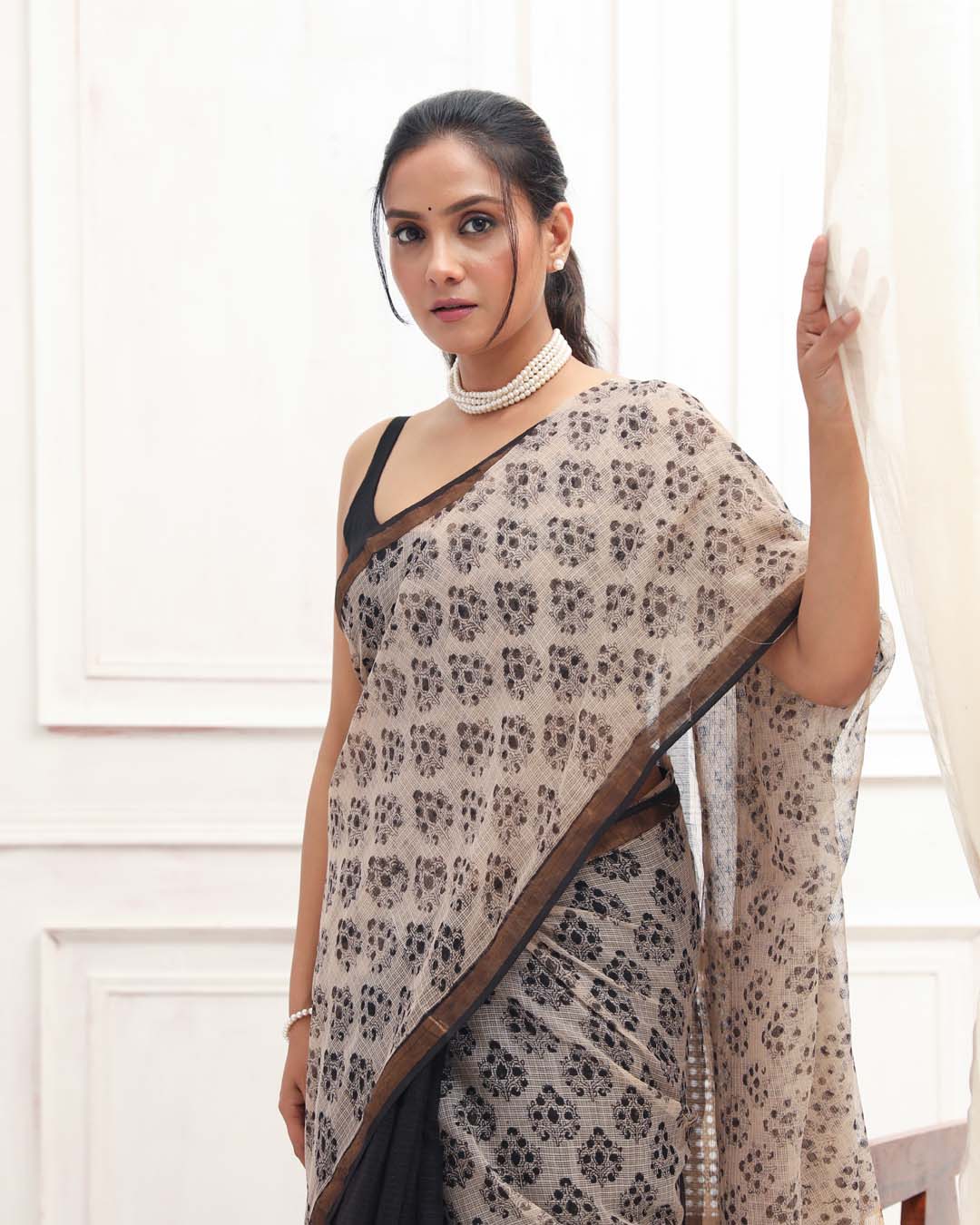 GREY WHISPER (BAGRU SILK COTTON SAREE)