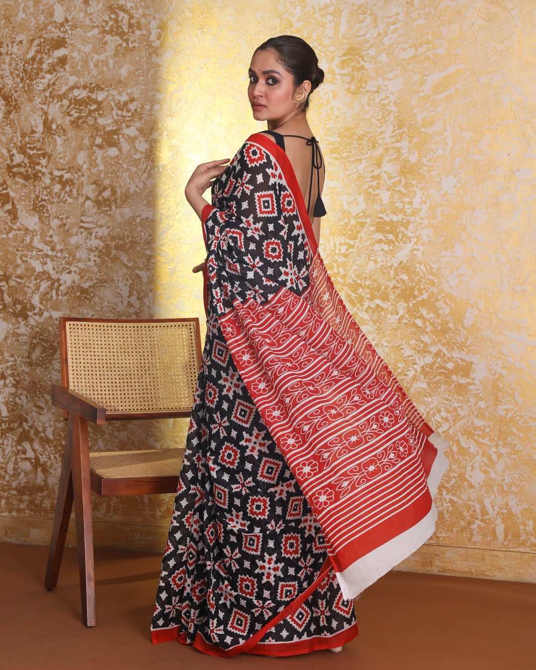 EBONY GRACE (IKKAT MUL MUL COTTON SAREE)