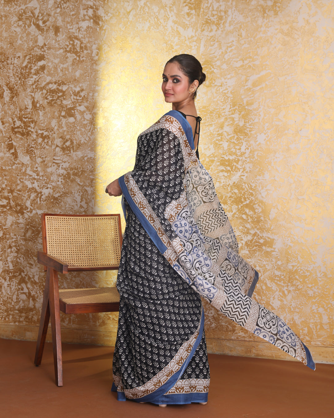 MIDNIGHT PATTERNS (BAGRU MUL MUL COTTON SAREE)