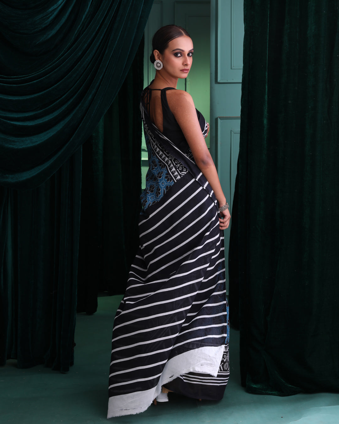 AZURE ELEGANCE (BAGRU MUL MUL COTTON SAREE)