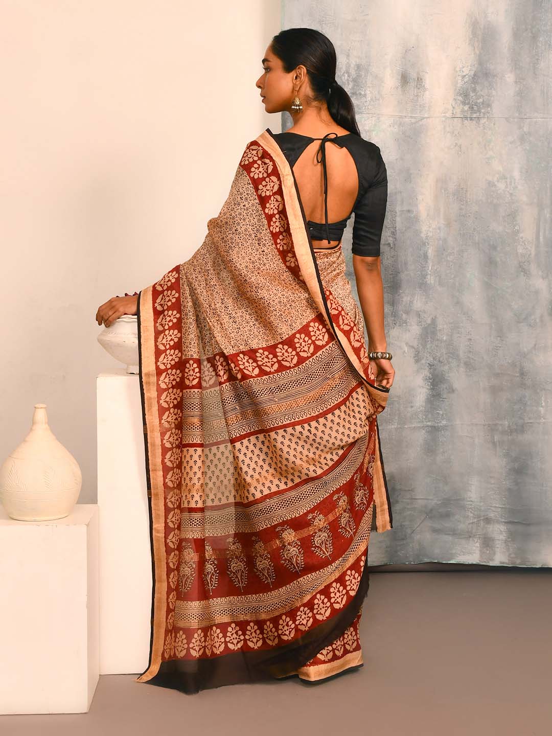 BEIGE HARMONY (BAGRU SILK COTTON SAREE)