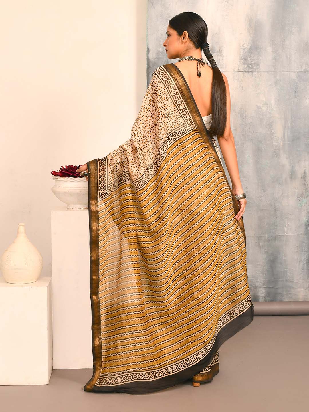 GOLDEN MIRAGE (BAGRU SILK COTTON SAREE)