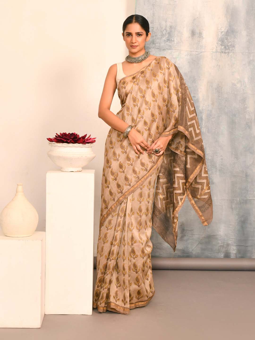 ETERNAL ELEGANCE (BAGRU SILK COTTON SAREE)