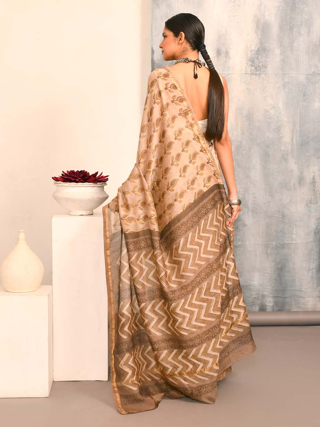 ETERNAL ELEGANCE (BAGRU SILK COTTON SAREE)