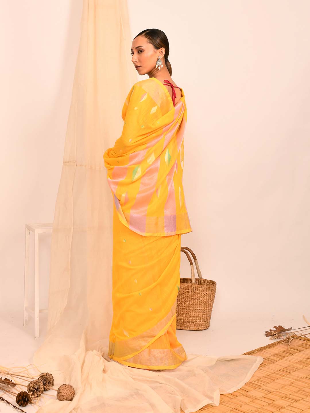 GOLDEN THREADS (HANDLOOM LIVA SAREE)