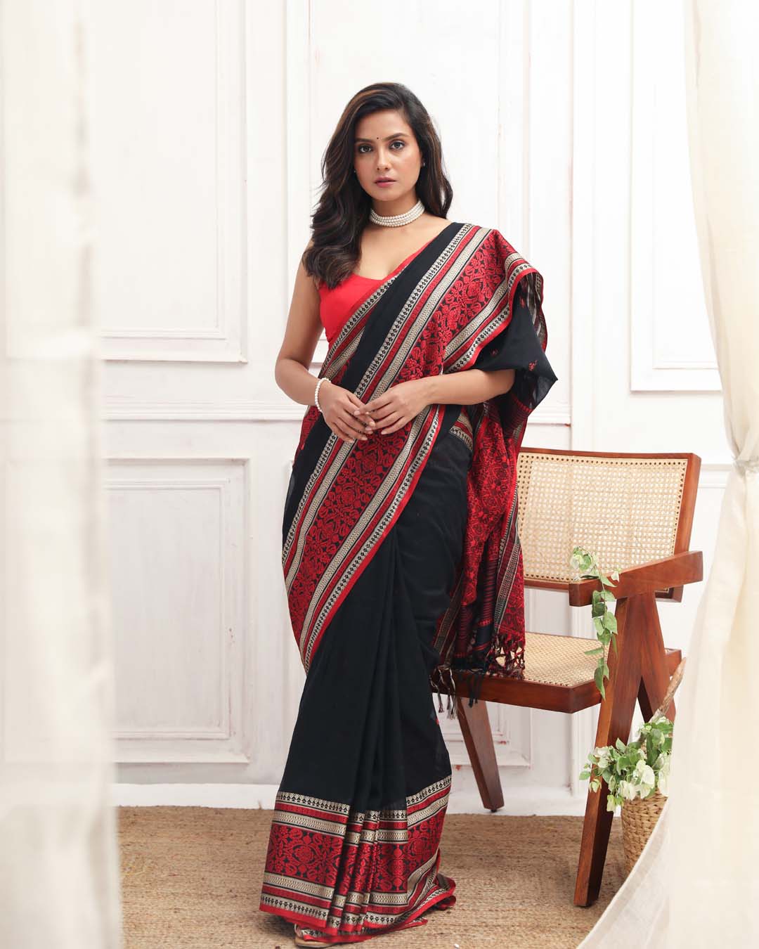 ONYX GRACE (HANDLOOM 100% PURE COTTON SAREE)