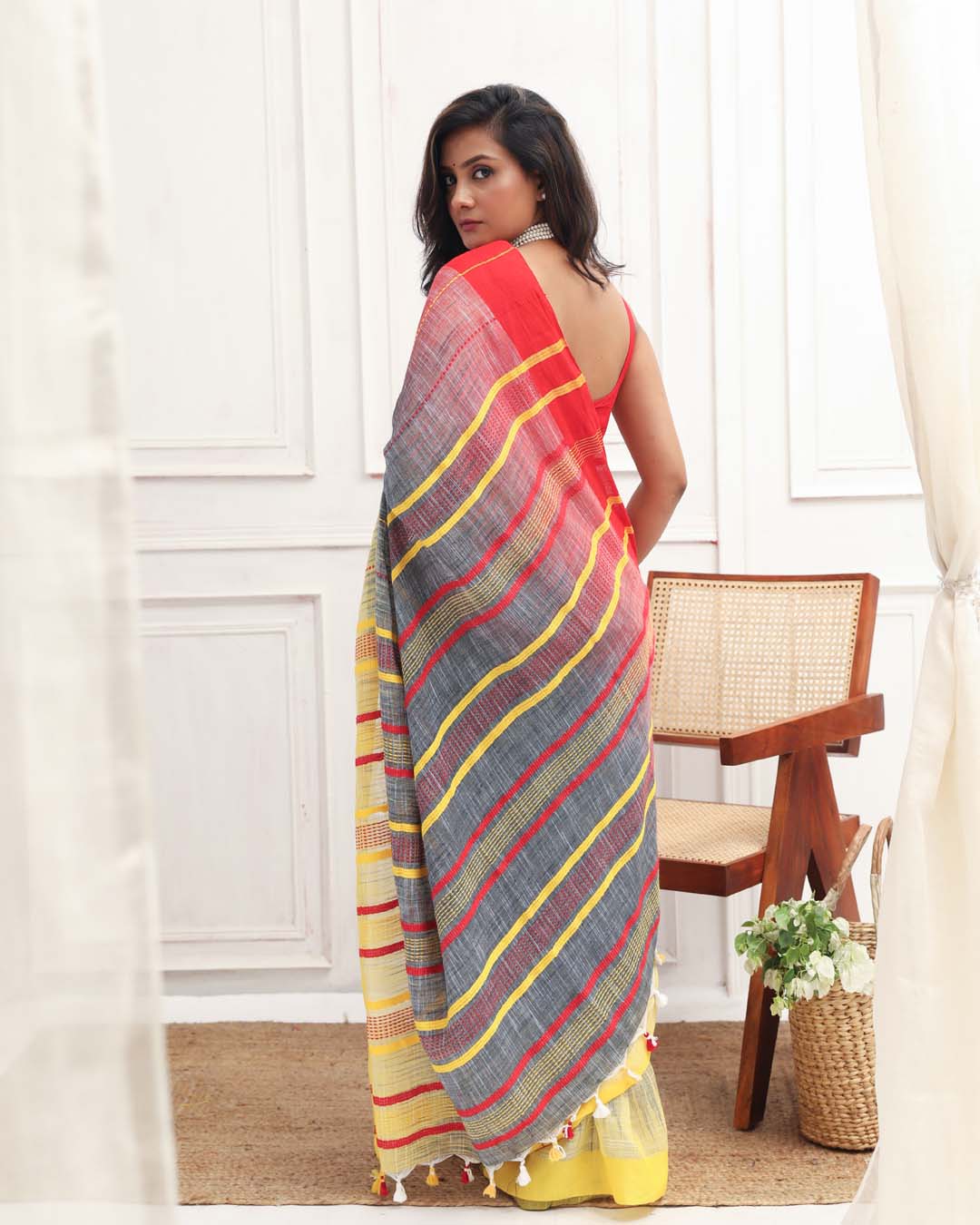 SLATE ELEGANCE (HANDLOOM PURE LINEN SAREE)