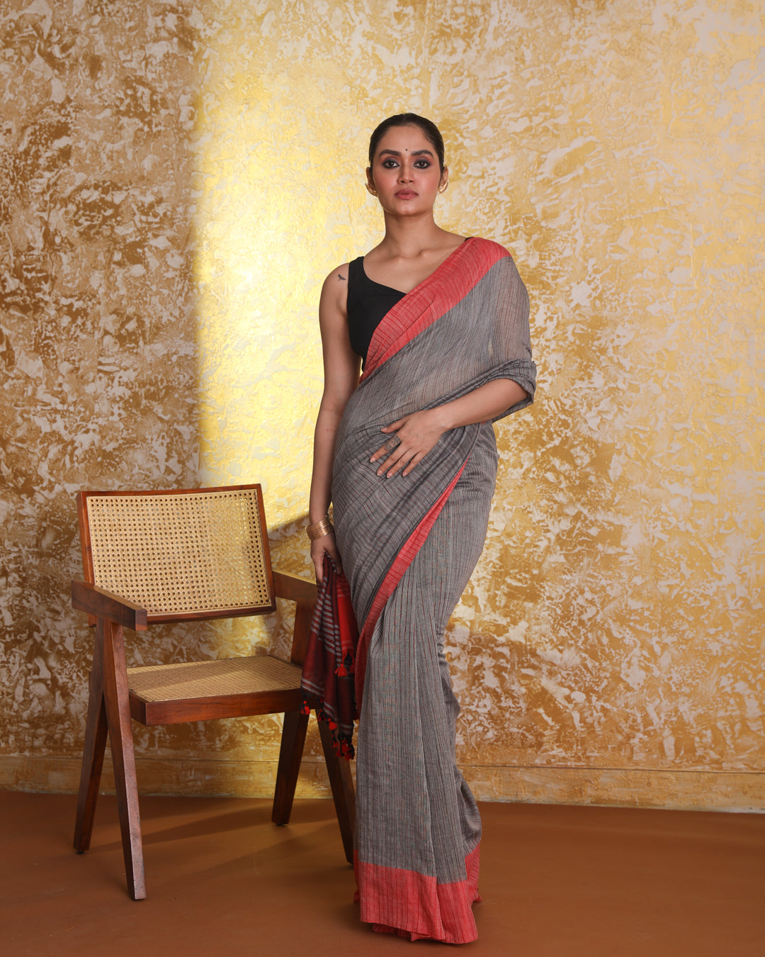 SUBTLE STRENGTH (HANDLOOM 100% PURE COTTON SAREE)