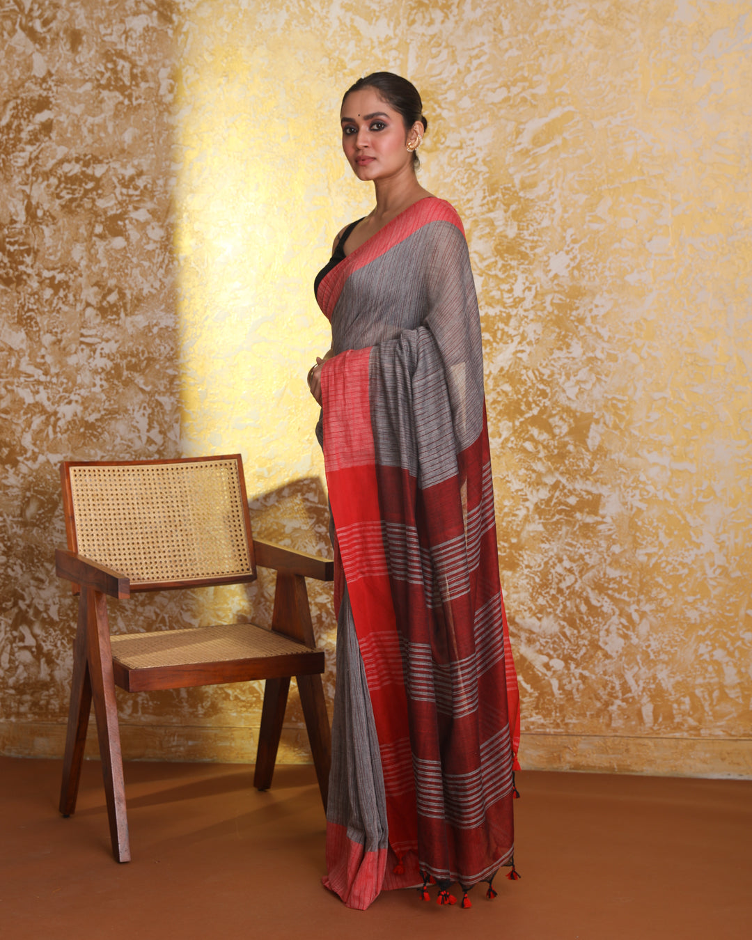 SUBTLE STRENGTH (HANDLOOM 100% PURE COTTON SAREE)