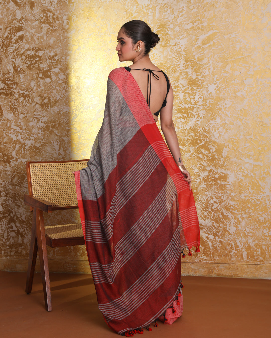 SUBTLE STRENGTH (HANDLOOM 100% PURE COTTON SAREE)
