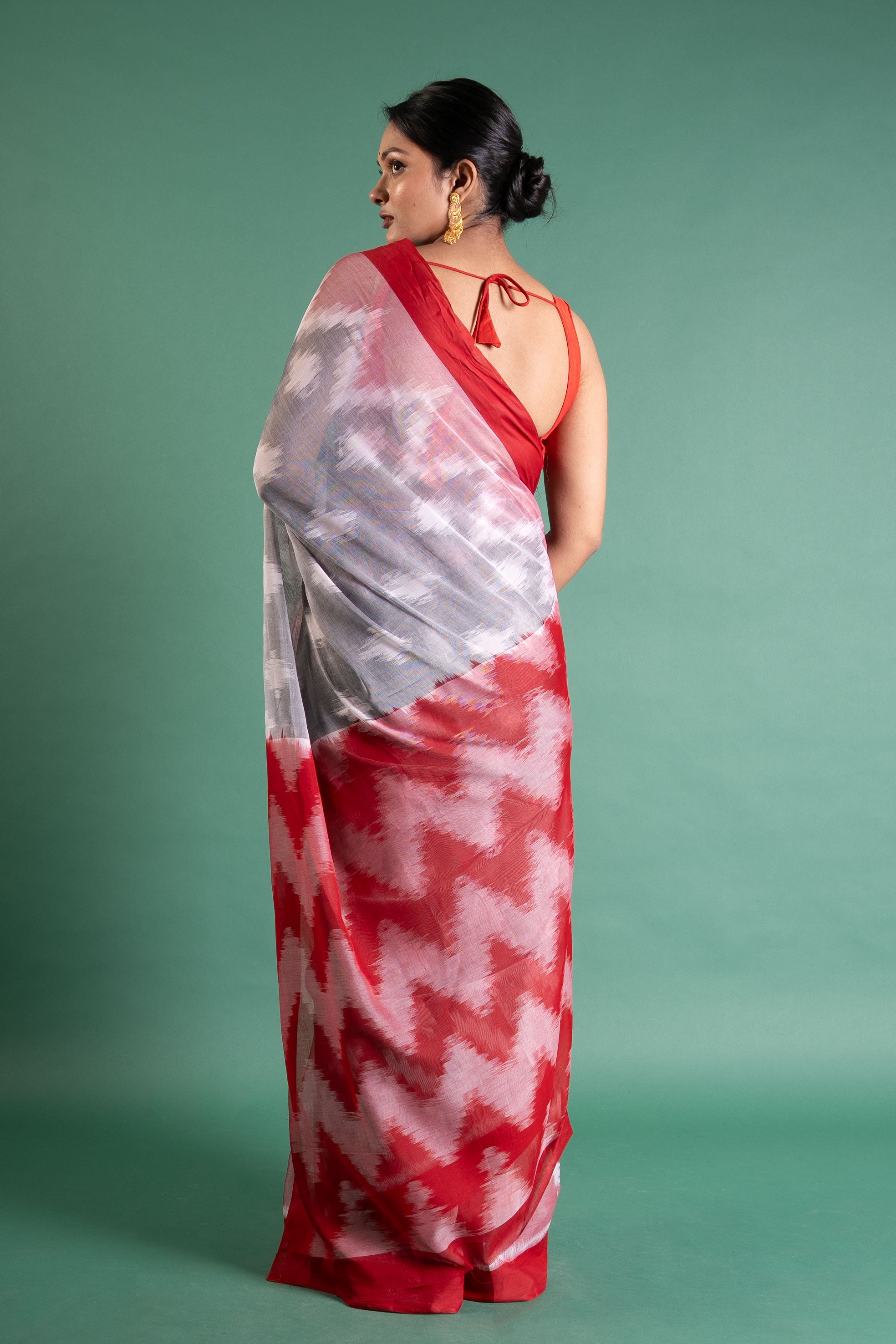 Sindoor Grey–Red Ikat Pure Handloom Saree