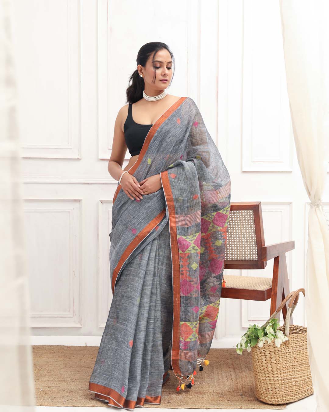 SILVER MIST (HANDLOOM PURE LINEN SAREE)