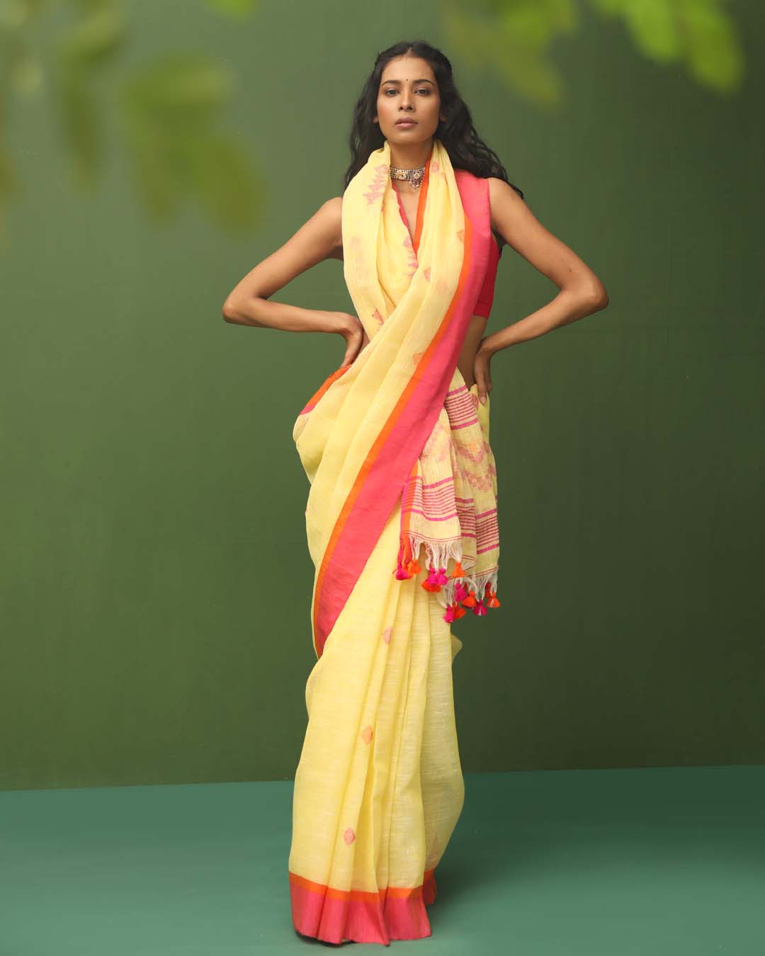 GOLDEN RADIANCE (HANDLOOM PURE LINEN SAREE)