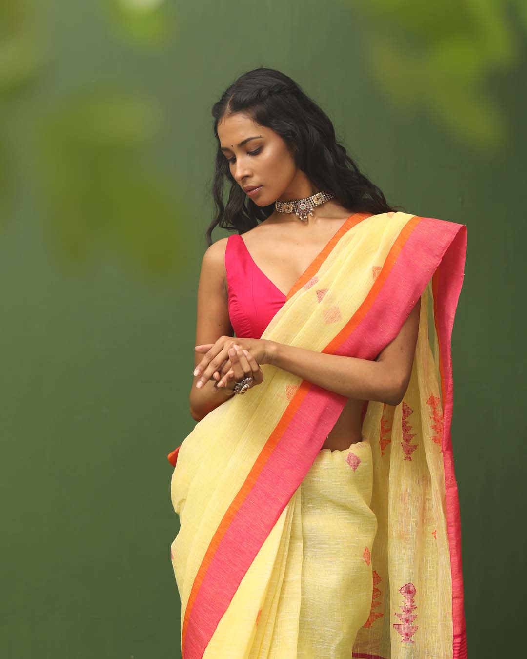 GOLDEN RADIANCE (HANDLOOM PURE LINEN SAREE)