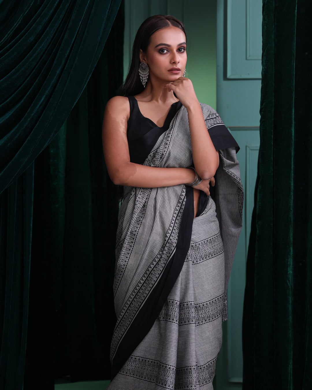 EBONY STRIPES (TAANT SAREE)