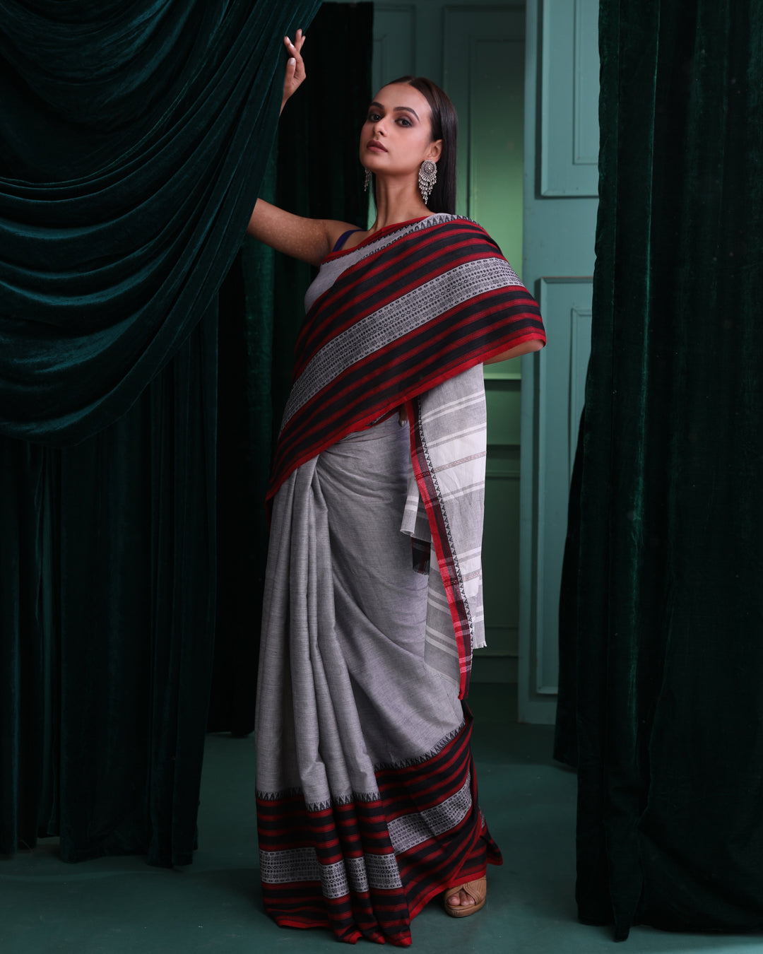 Graphite Ember Dhanekhali Cotton Saree