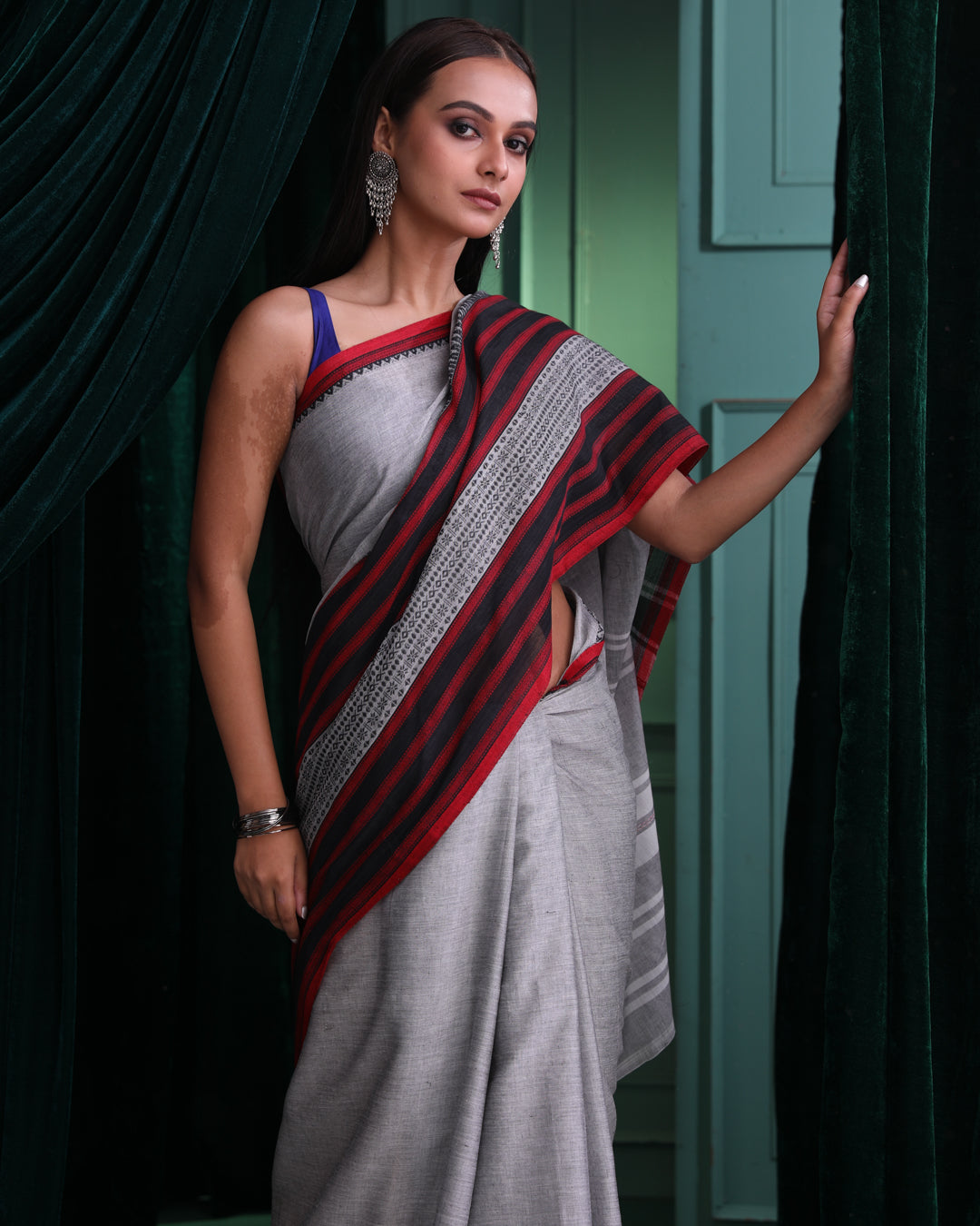 Graphite Ember Dhanekhali Cotton Saree