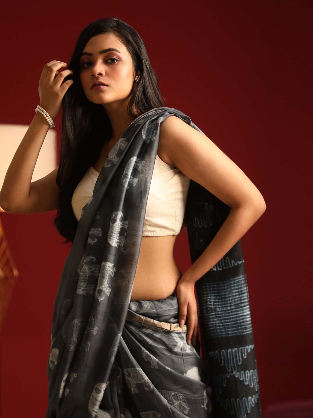 Indethnic Shibori Silk Cotton Saree in Black - View 2