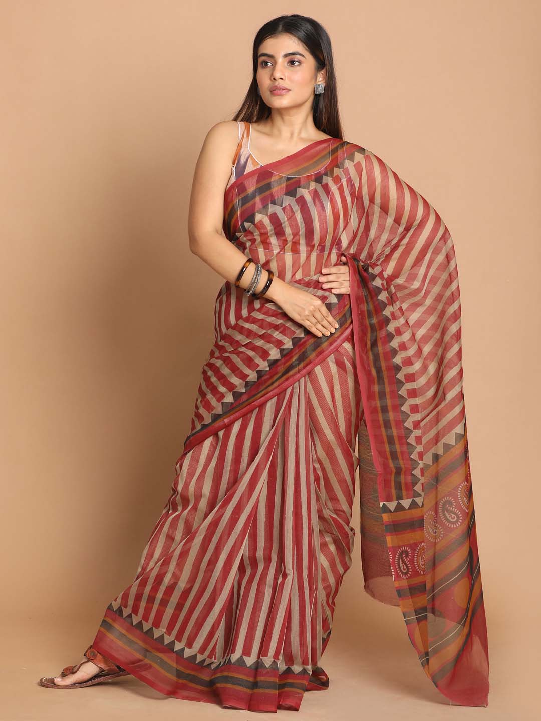 Indethnic Printed Cotton Blend Saree in maroon - View 1