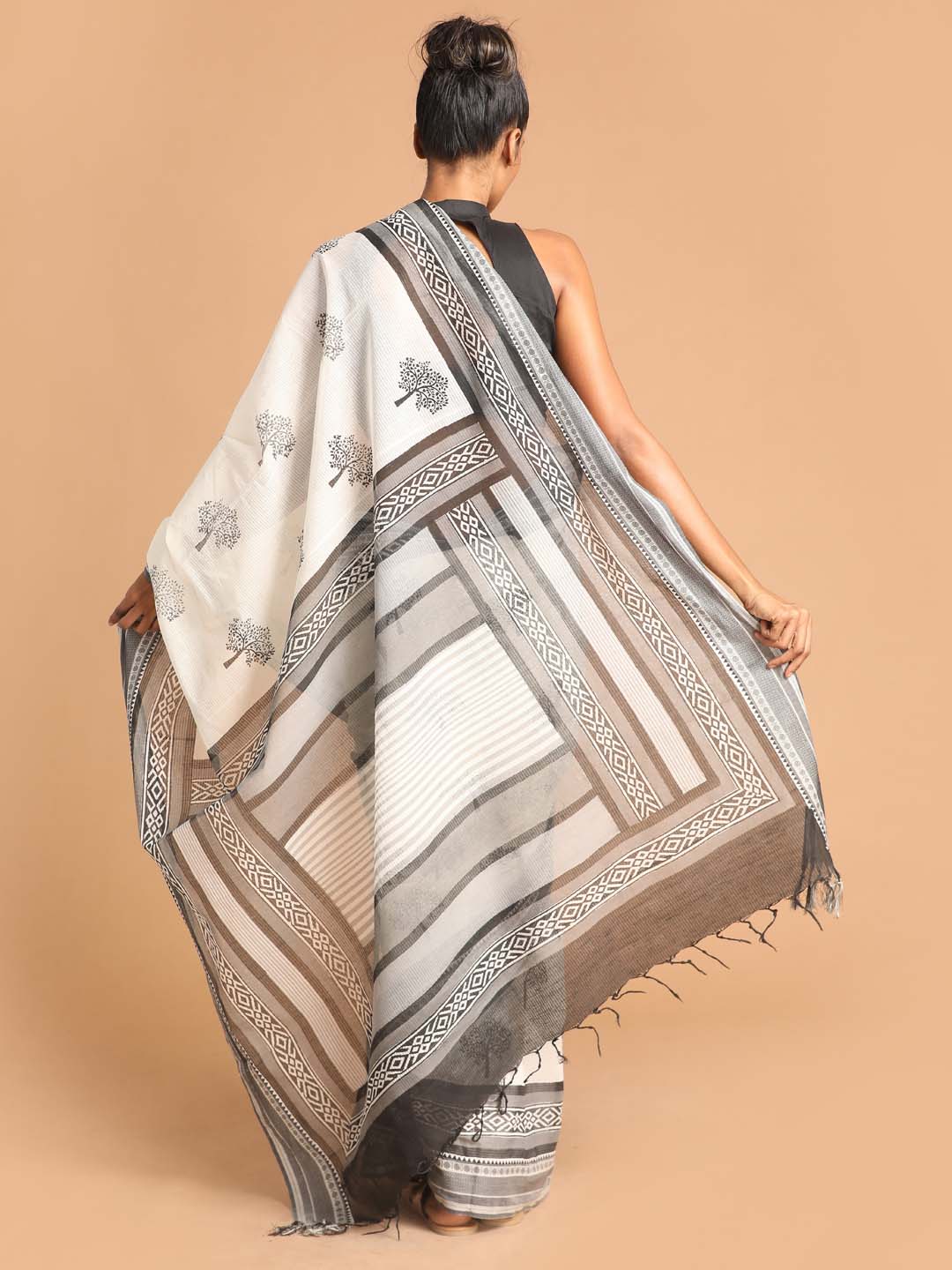 Indethnic Printed Pure Cotton Saree in Black - View 3