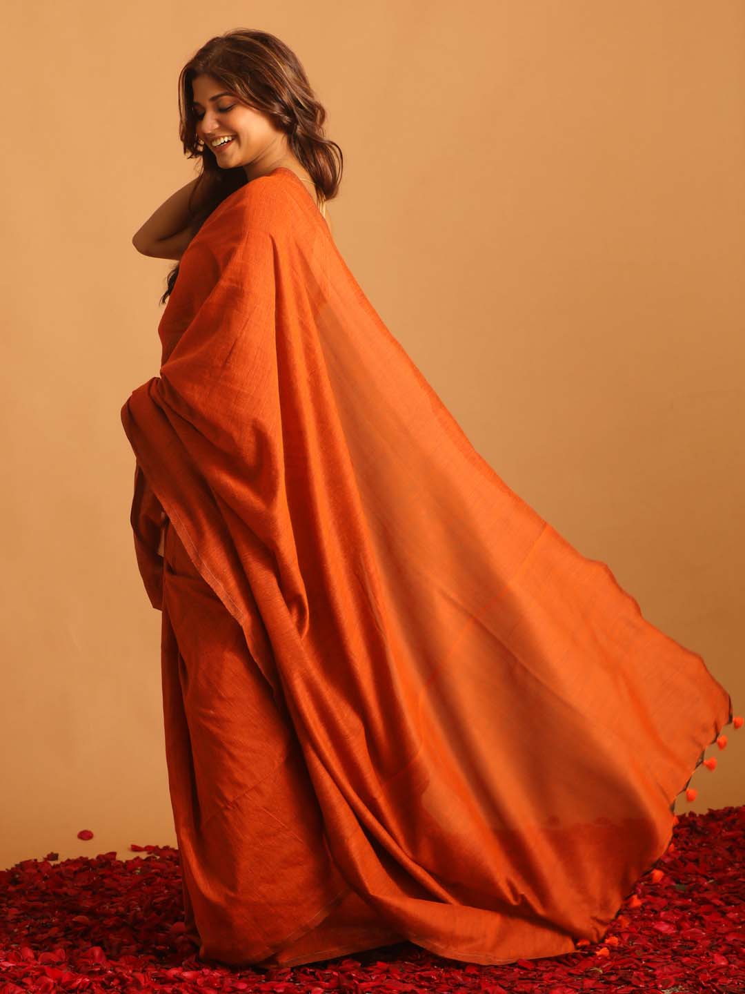 Indethnic Orange Cotton Blend Solid Design Sarees - View 3