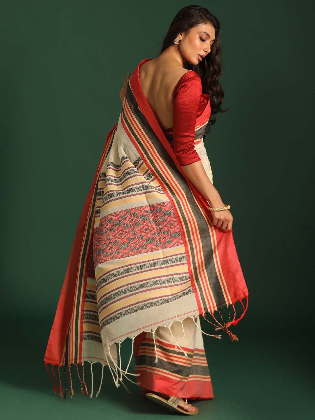 Indethnic White Pure Cotton Ethnic Motifs Design Jamdani - View 3