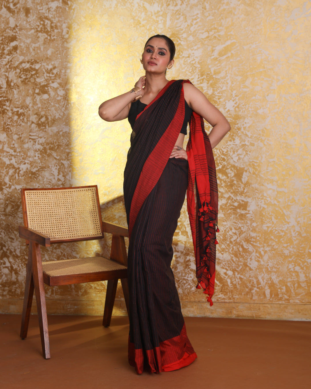 CLASSIC RESOLVE (HANDLOOM 100% PURE COTTON SAREE)