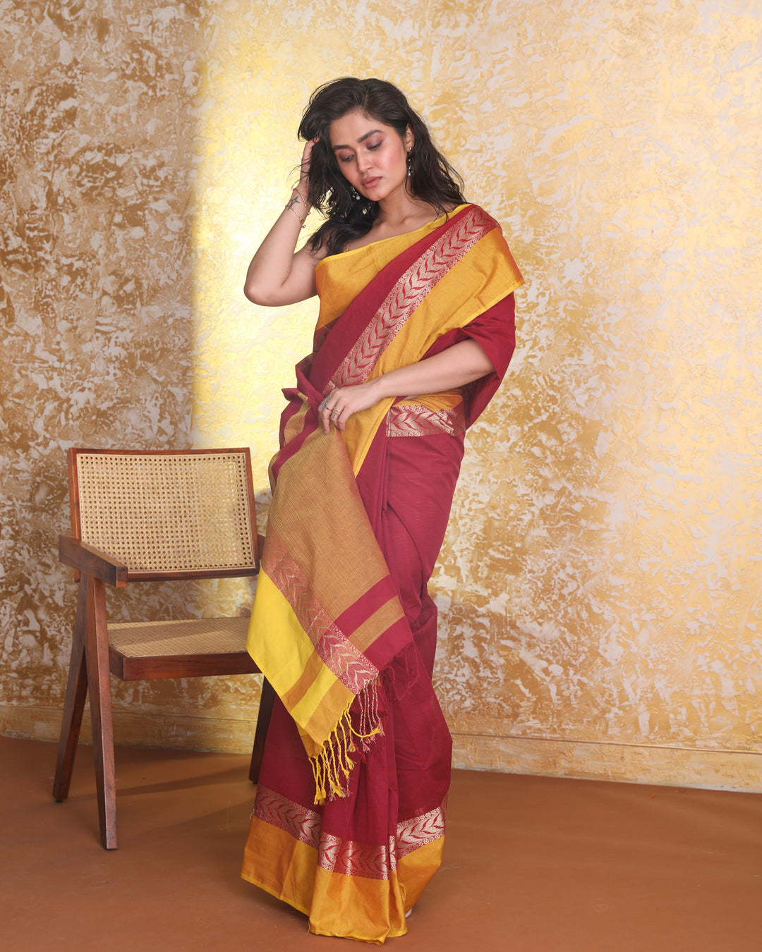MAJESTIC CHARM (JAMDANI SAREE)