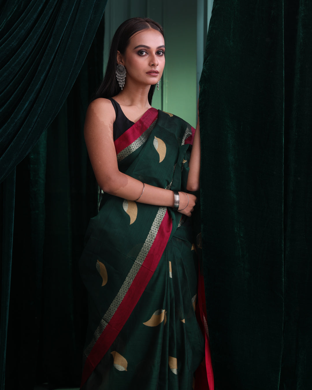 ENCHANTED VERDANCE (HANDLOOM 100% PURE COTTON SAREE)