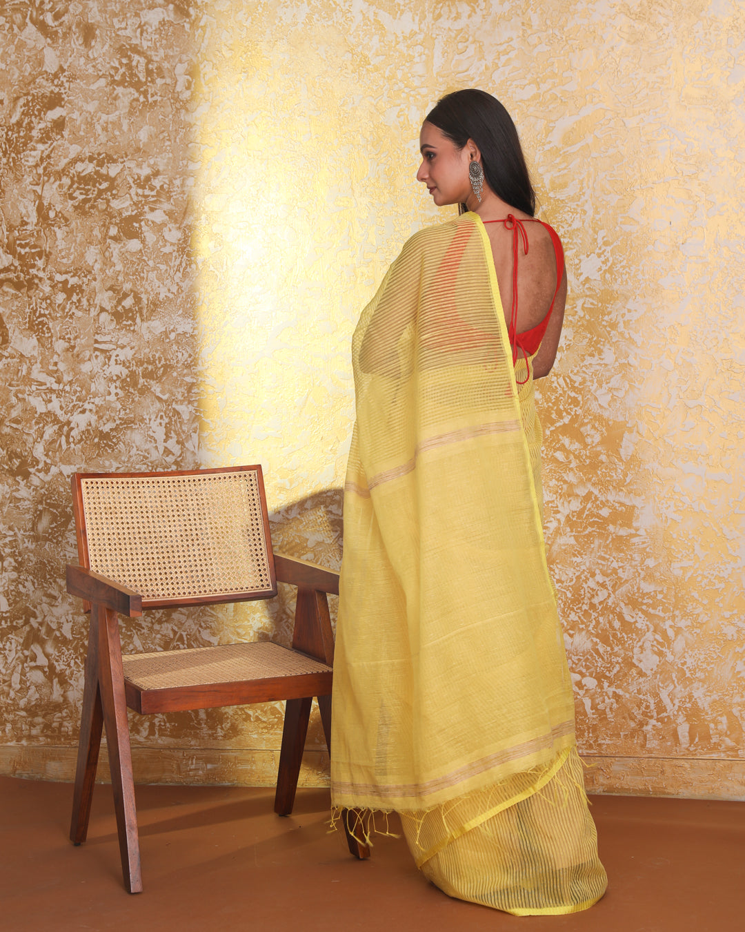 SUNLIT GLOW (HANDLOOM POLYESTER SAREE)
