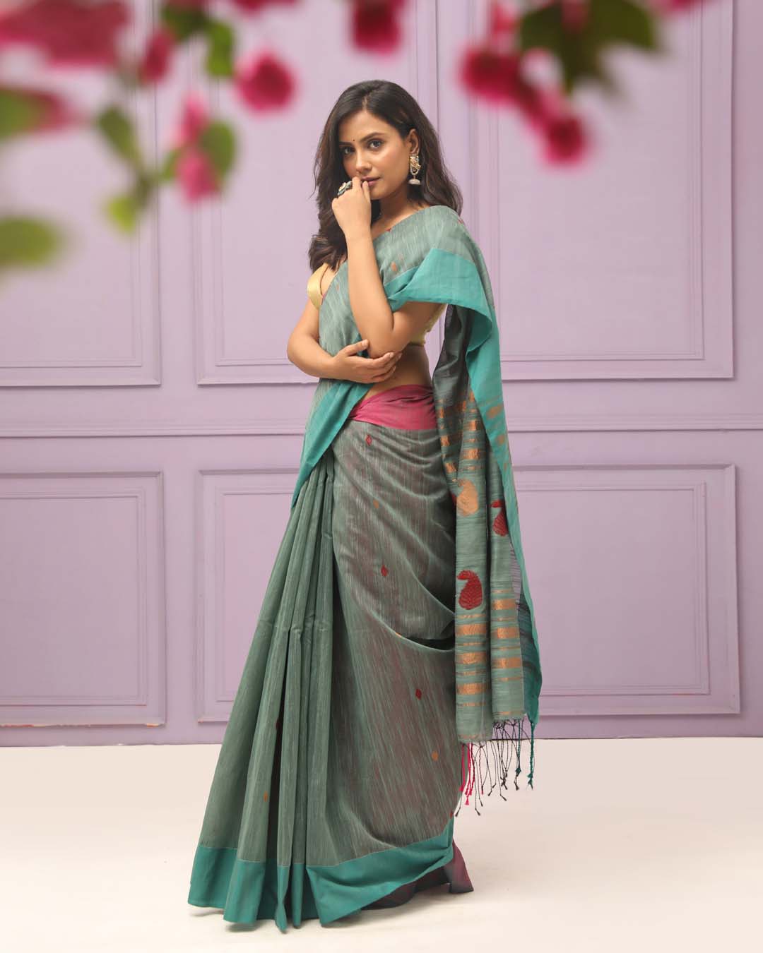 SILVER ELEGANCE (HANDLOOM LIVA SAREE)