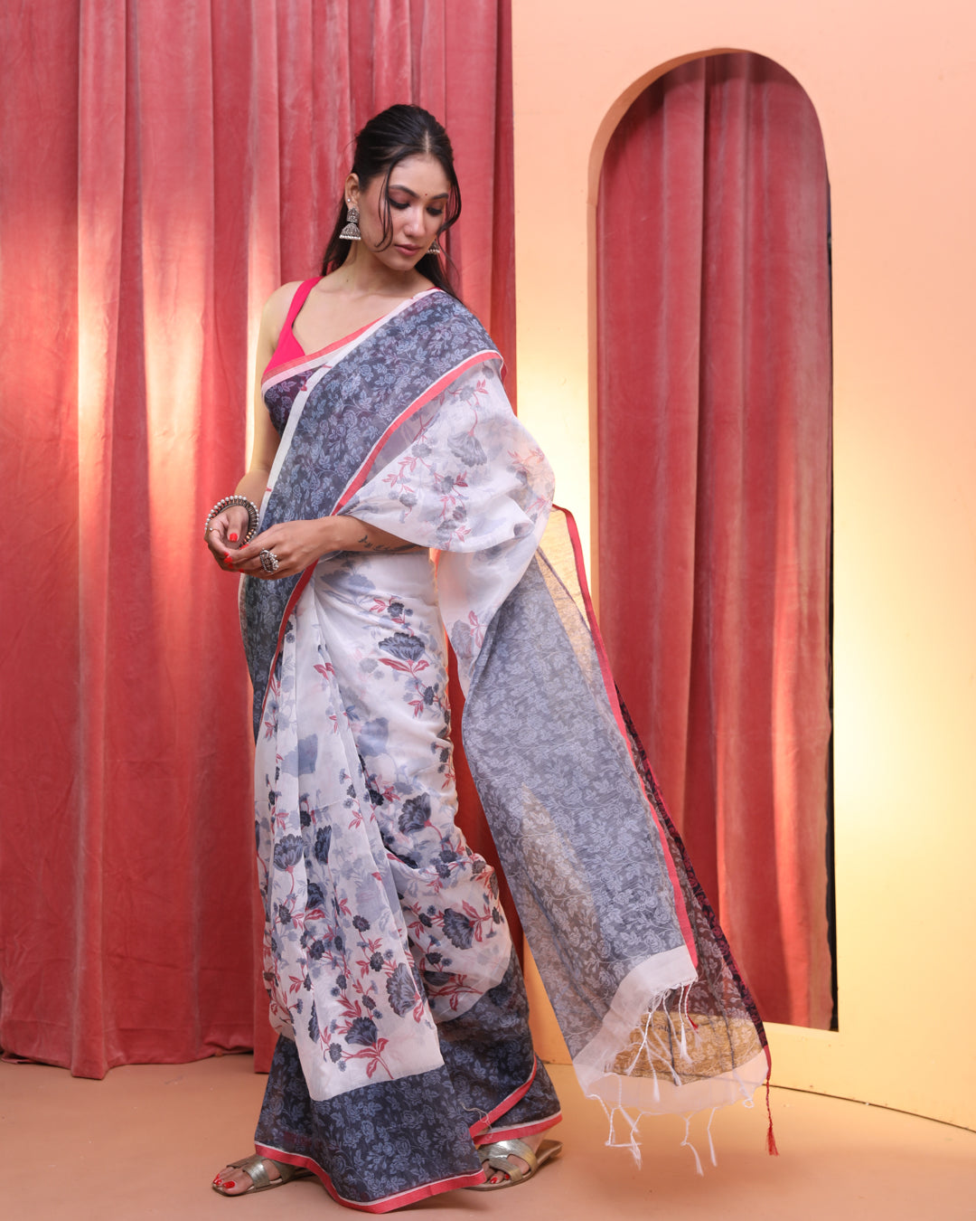 NOIR ECHO (HANDLOOM POLYESTER SAREE)