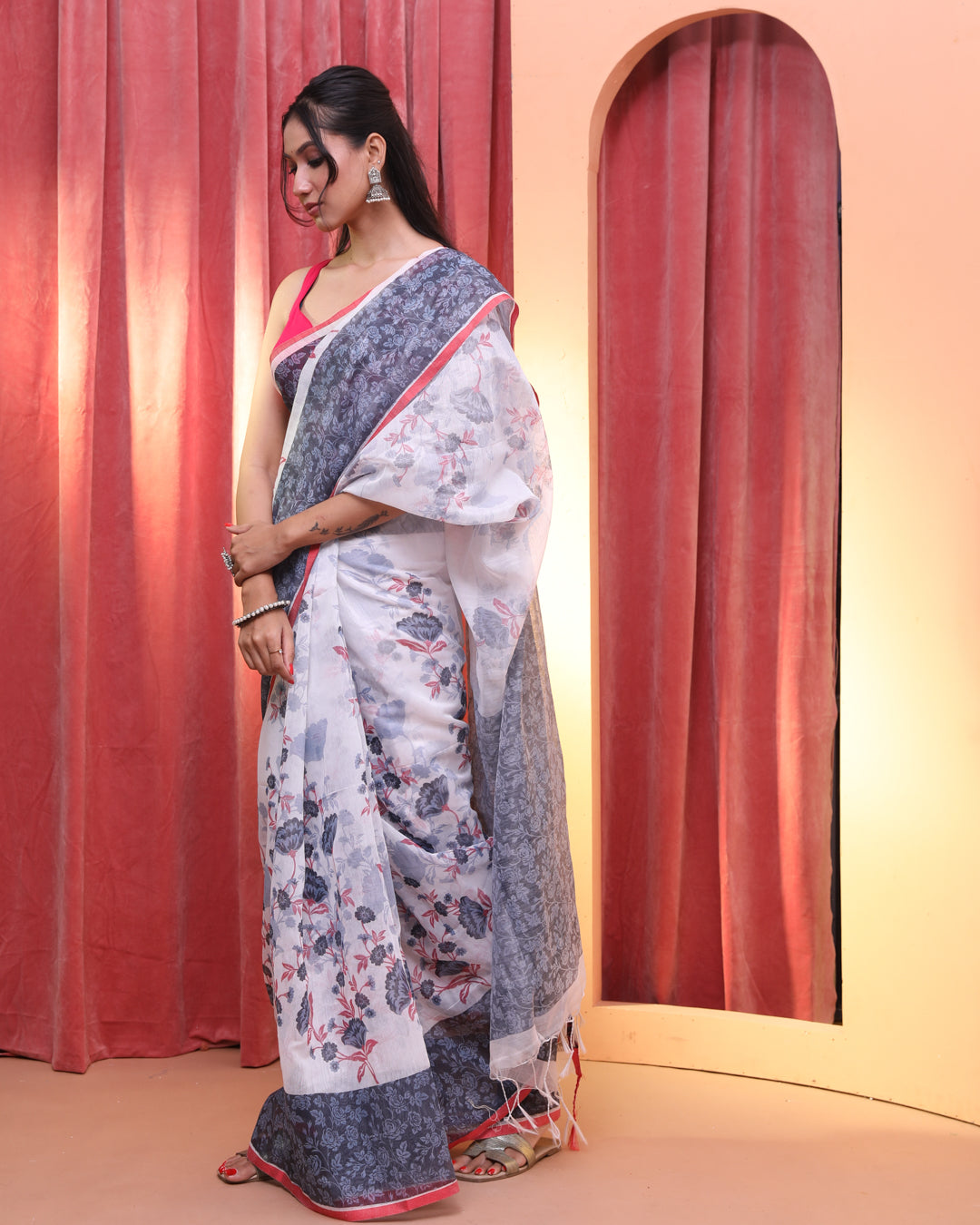 NOIR ECHO (HANDLOOM POLYESTER SAREE)
