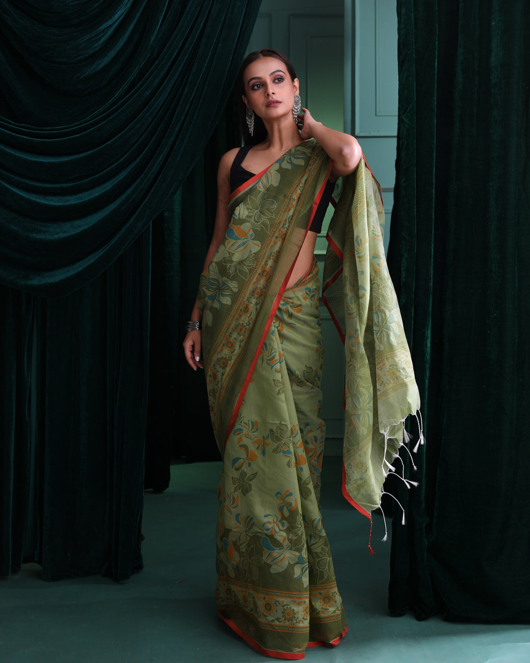 EMERALD GRACE (HANDLOOM POLYESTER SAREE)