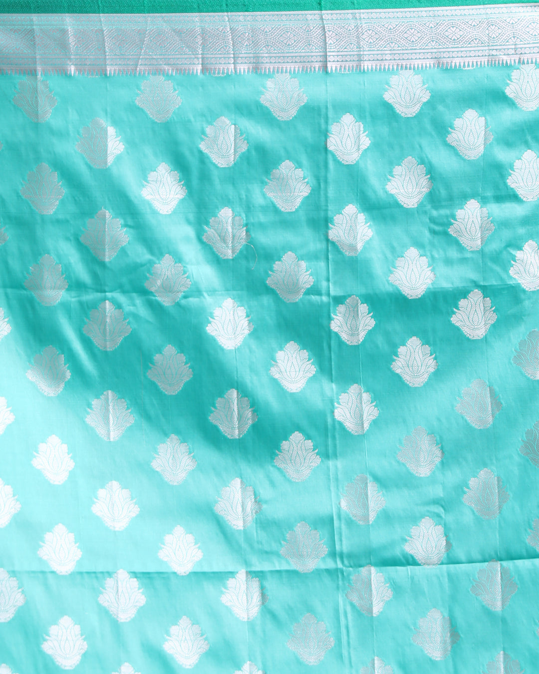 KANJEEVARAM GREEN WOVEN DESIGN TRADITIONAL WEAR SAREE (KANJEEVARAM ART SILK SAREE)