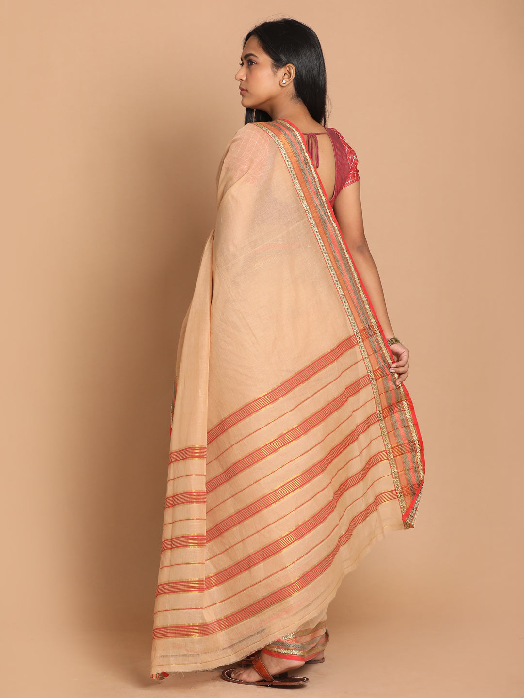Indethnic Beige Pure Cotton Solid Saree - View 3