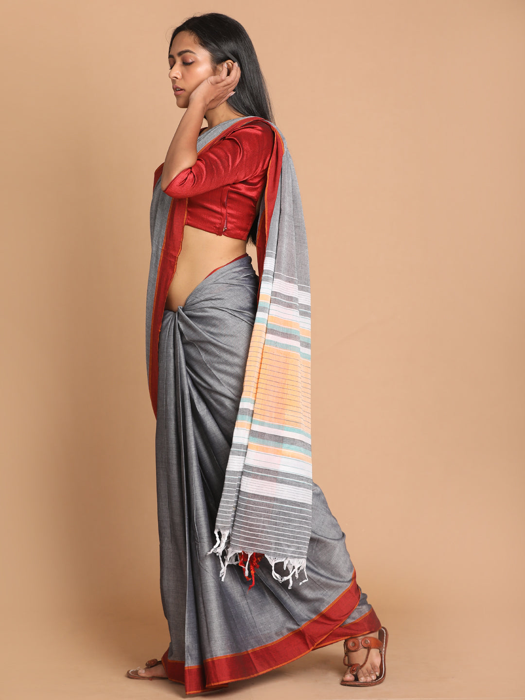 Indethnic Grey Pure Cotton Solid Saree - View 2