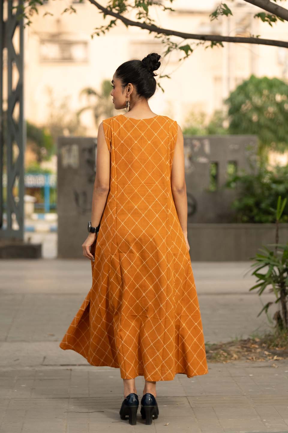 Amber Jaal — Sleeveless A-Line Cotton Dress in Dotted Diamond Print