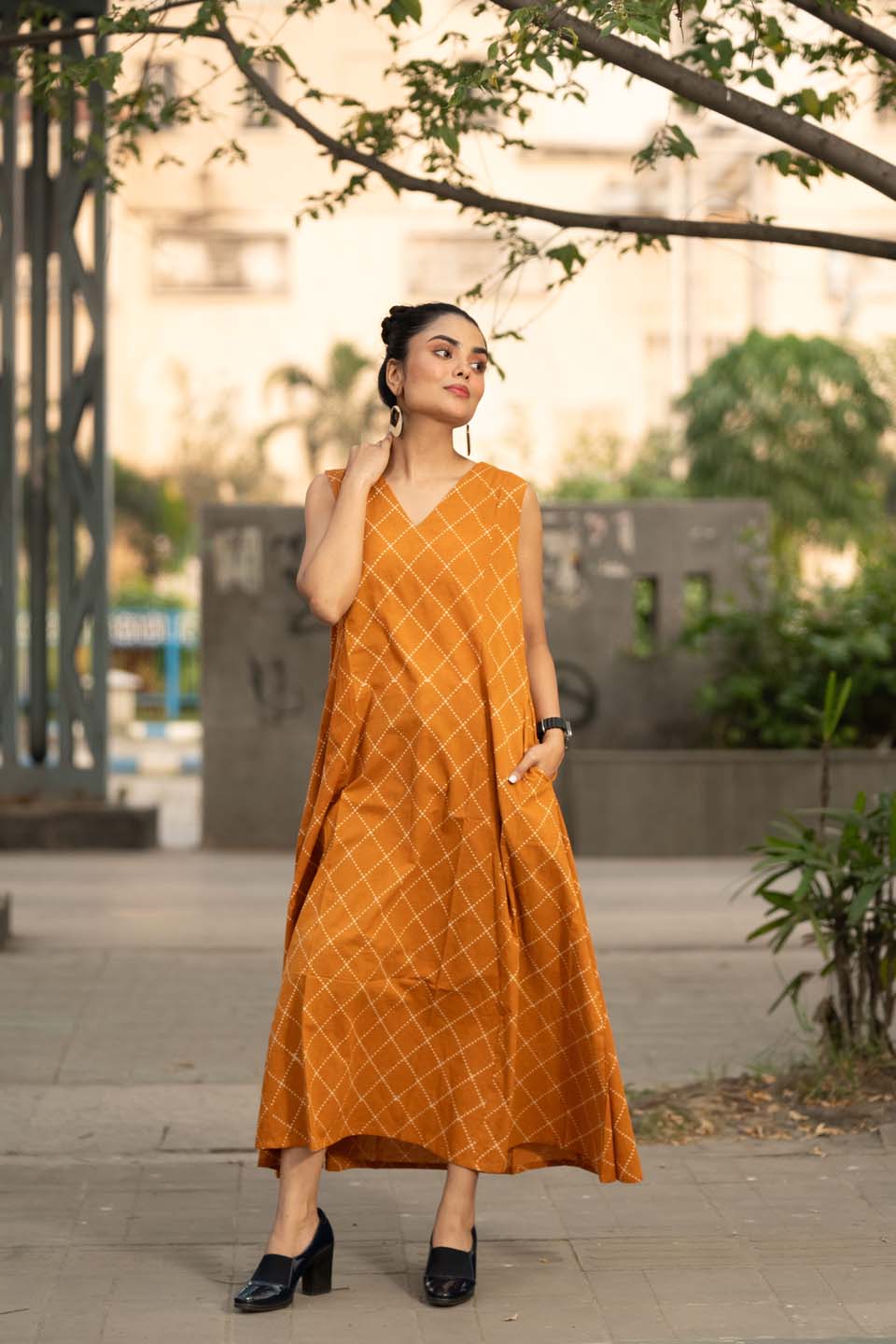 Amber Jaal — Sleeveless A-Line Cotton Dress in Dotted Diamond Print