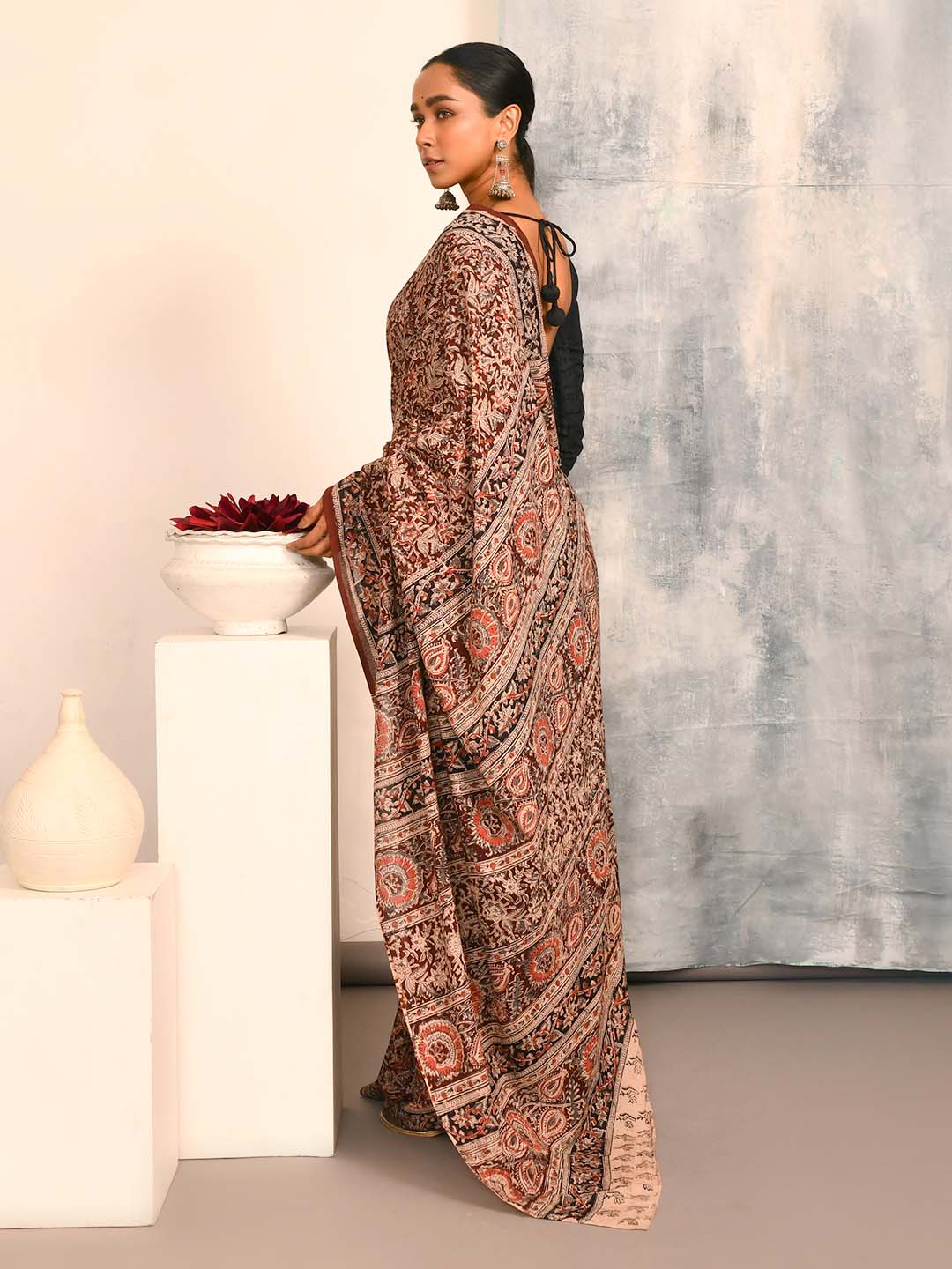 BUSTLING BLOOM (SAREE)