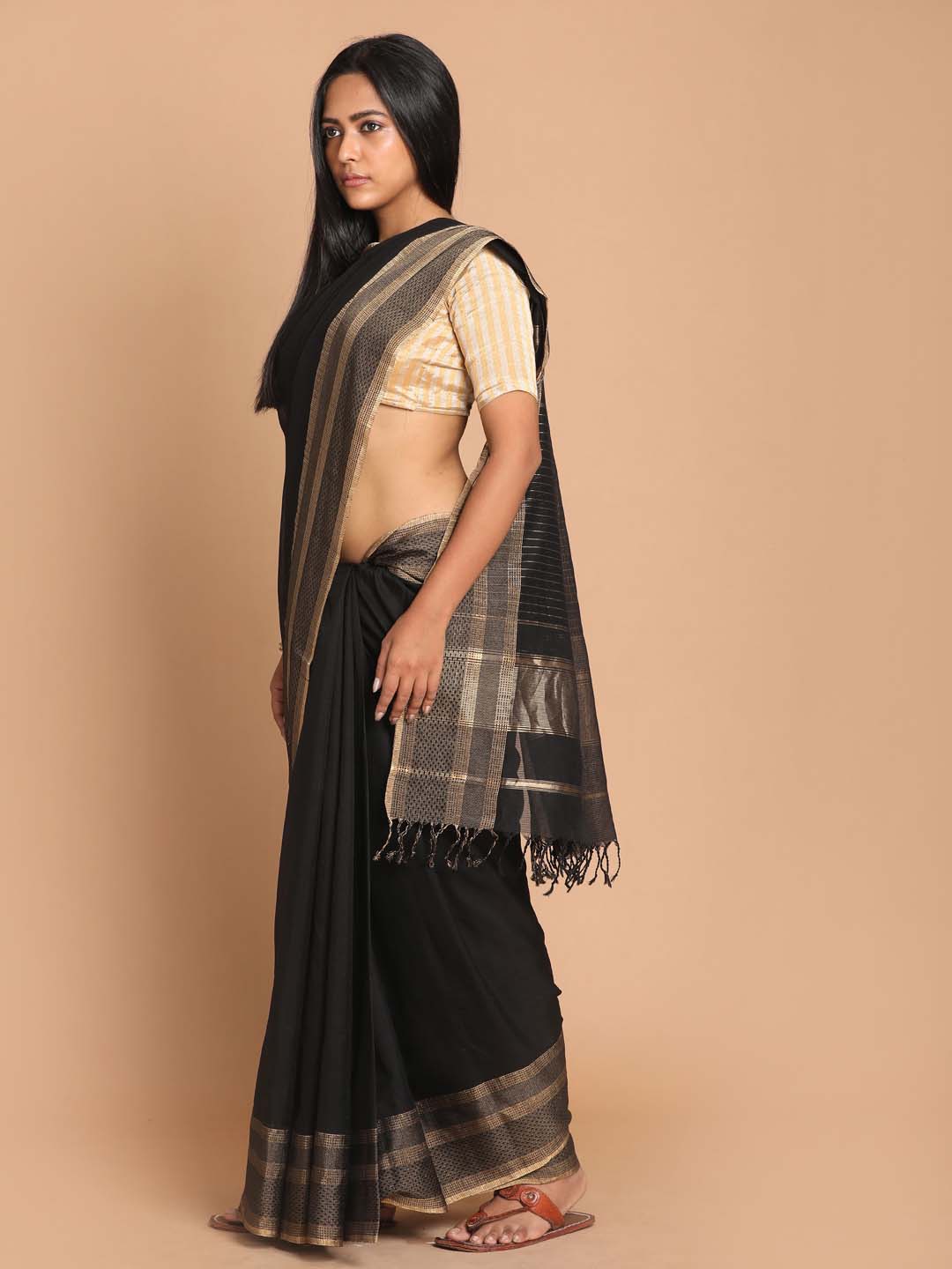 Indethnic Maheshwari Handloom Silk Cotton Saree - View 2