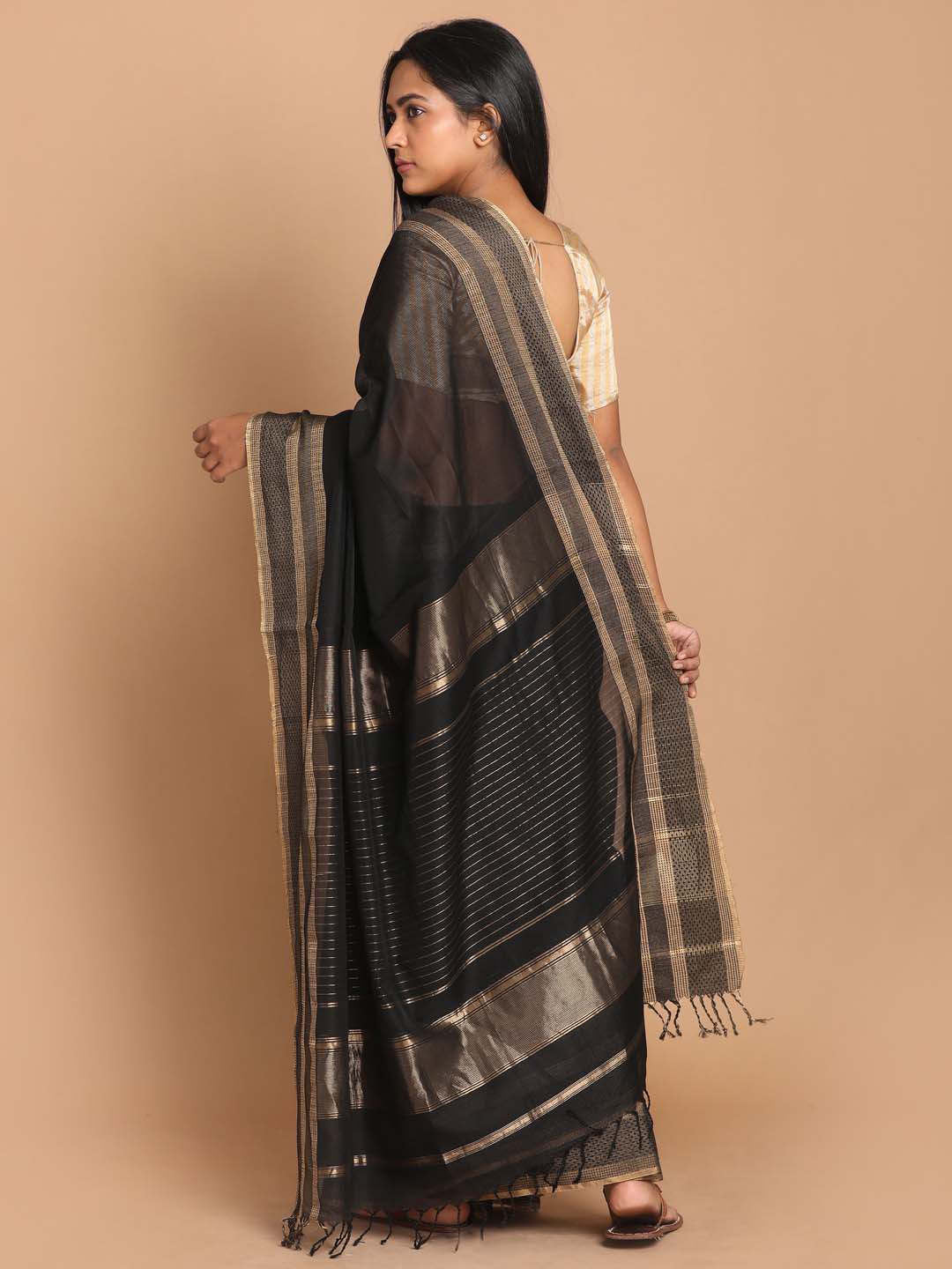 Indethnic Maheshwari Handloom Silk Cotton Saree - View 3