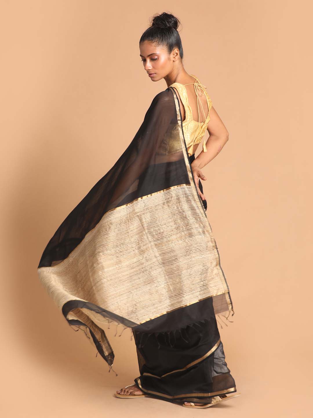 Indethnic Maheshwari Handloom Silk Cotton Saree - View 3