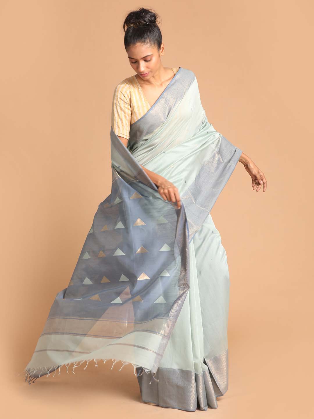 Indethnic Maheshwari Handloom Silk Cotton Saree - View 1