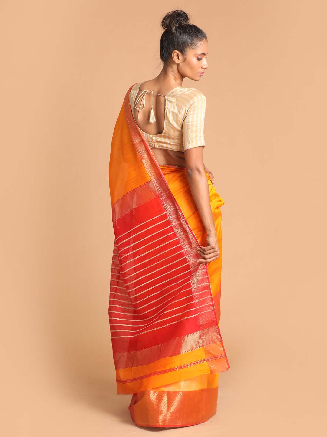 Indethnic Maheshwari Handloom Silk Cotton Saree - View 3